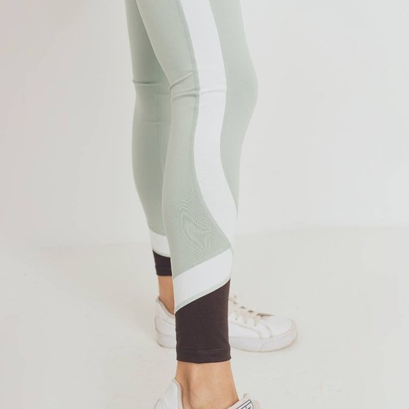 Curve Colorblock Highwaist Legging (SAGE) - Picture 2 of 2